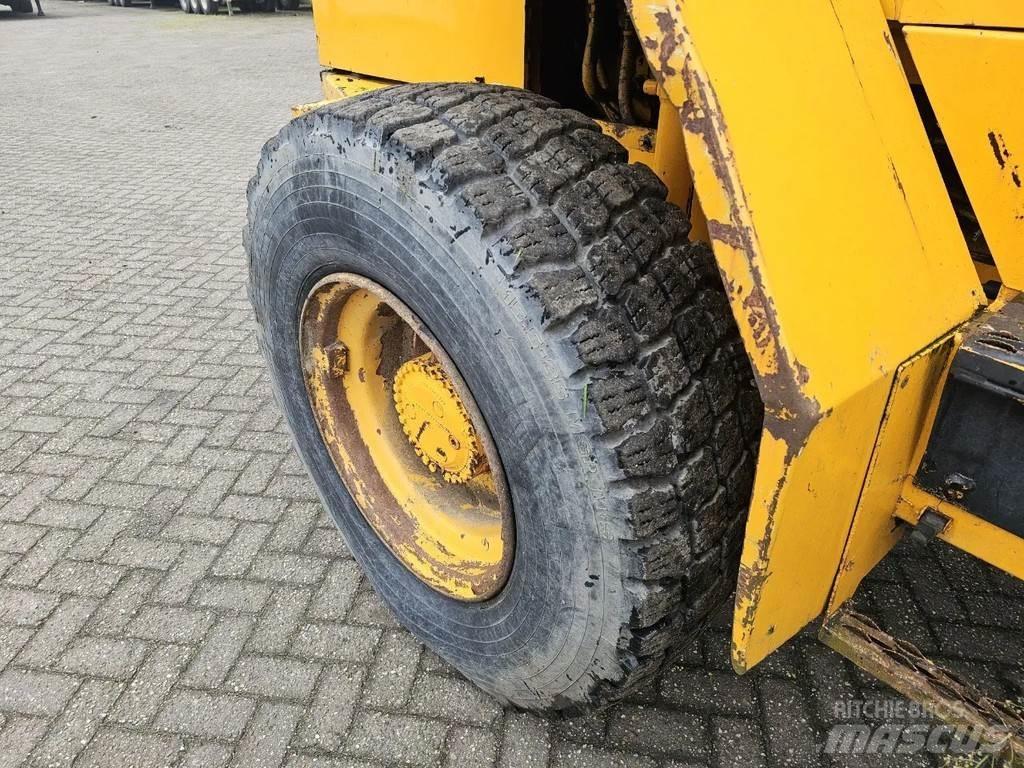 Ahlmann AZ9 Gumikerekes homlokrakodók