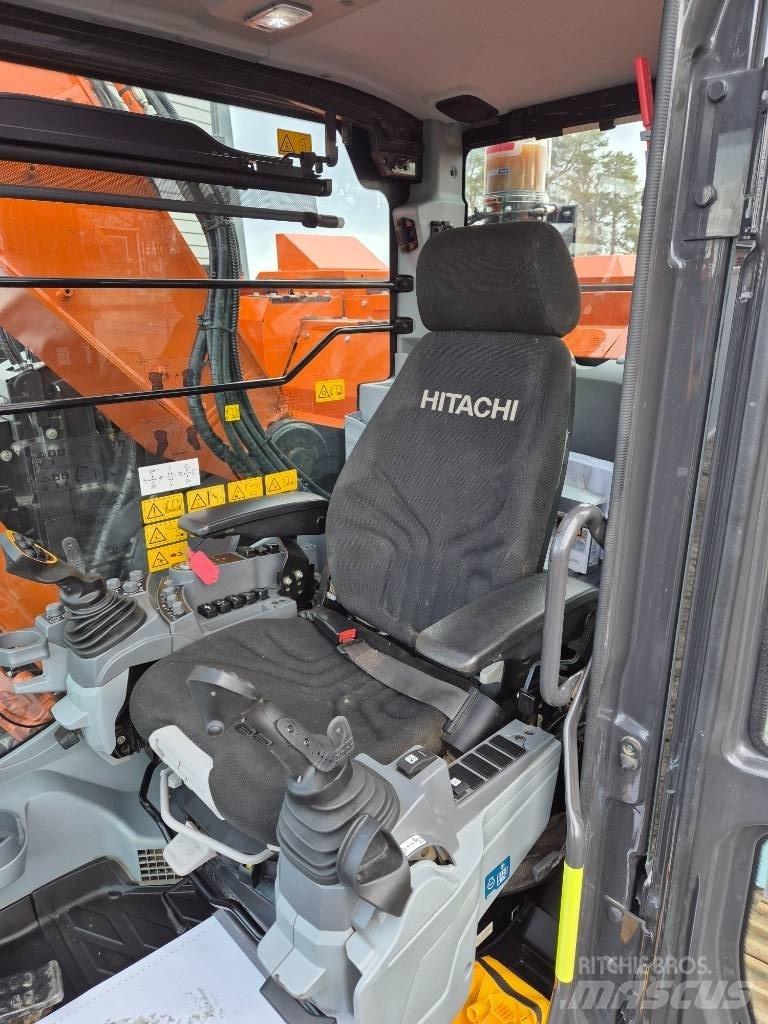 Hitachi ZX 135 US -7 Lánctalpas kotrók