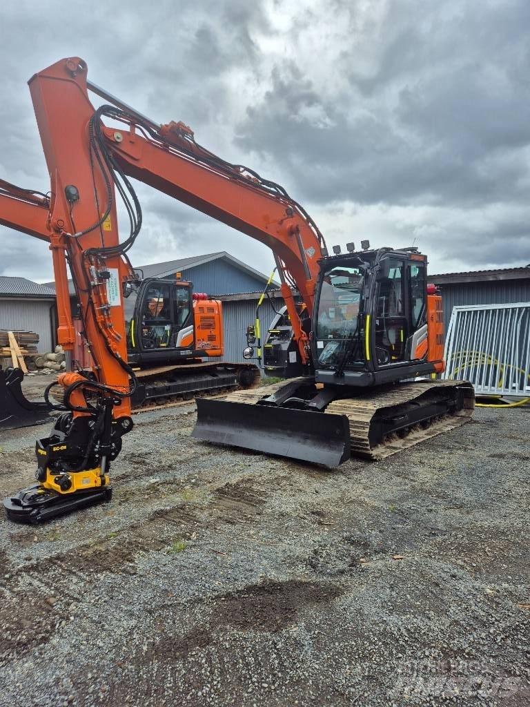 Hitachi ZX 135 US -7 Lánctalpas kotrók