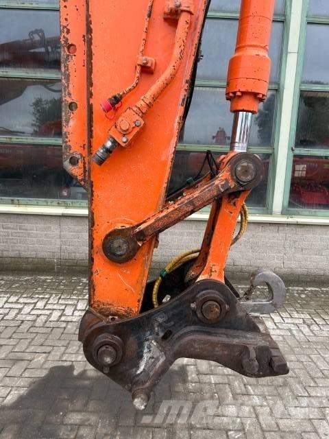 Hitachi ZX 210 LC-3 Lánctalpas kotrók