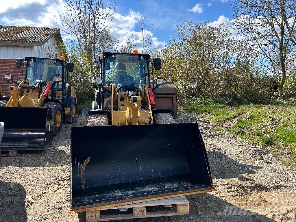 CAT 906 Gumikerekes homlokrakodók