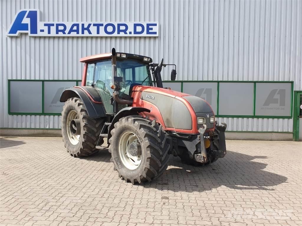 Valtra T151 Traktorok