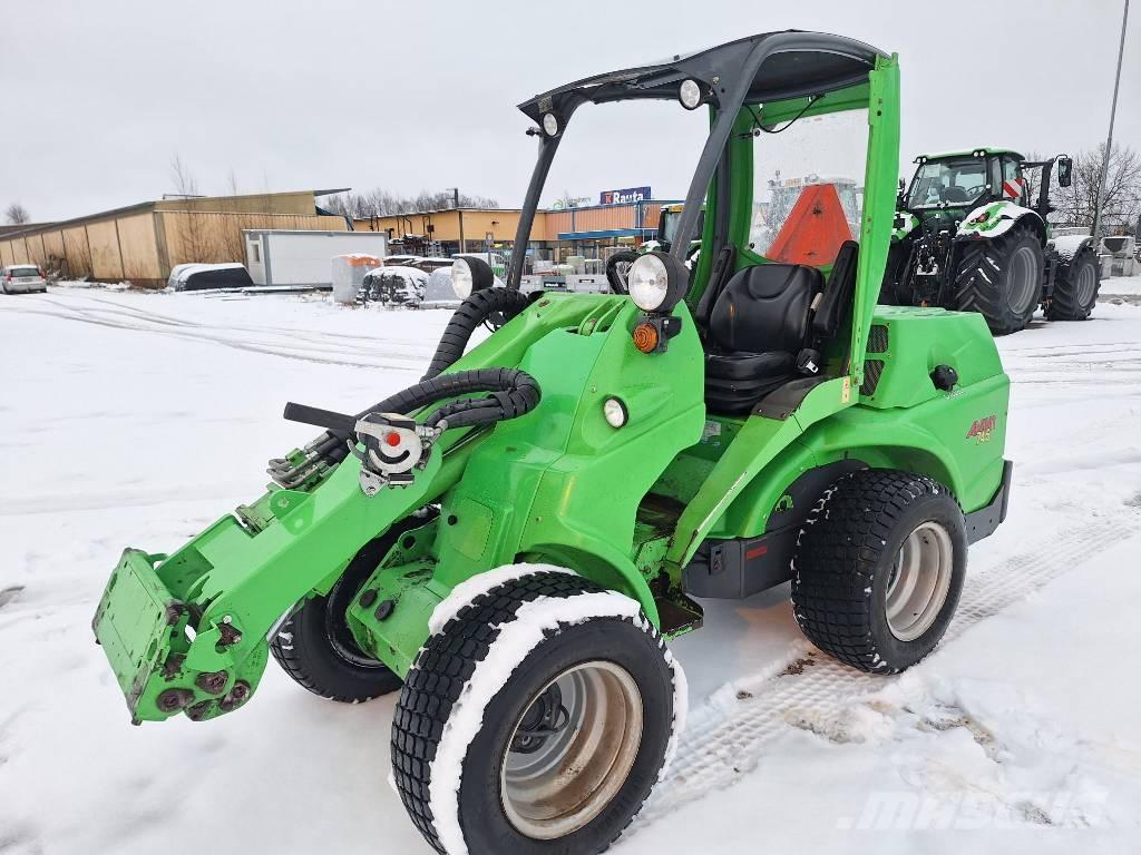 Avant 745 Univerzális rakodók