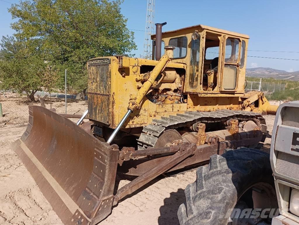 Komatsu D 85 A-12 lánctalpas dózerek