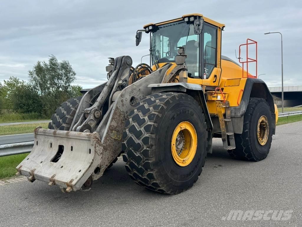 Volvo L220H Gumikerekes homlokrakodók