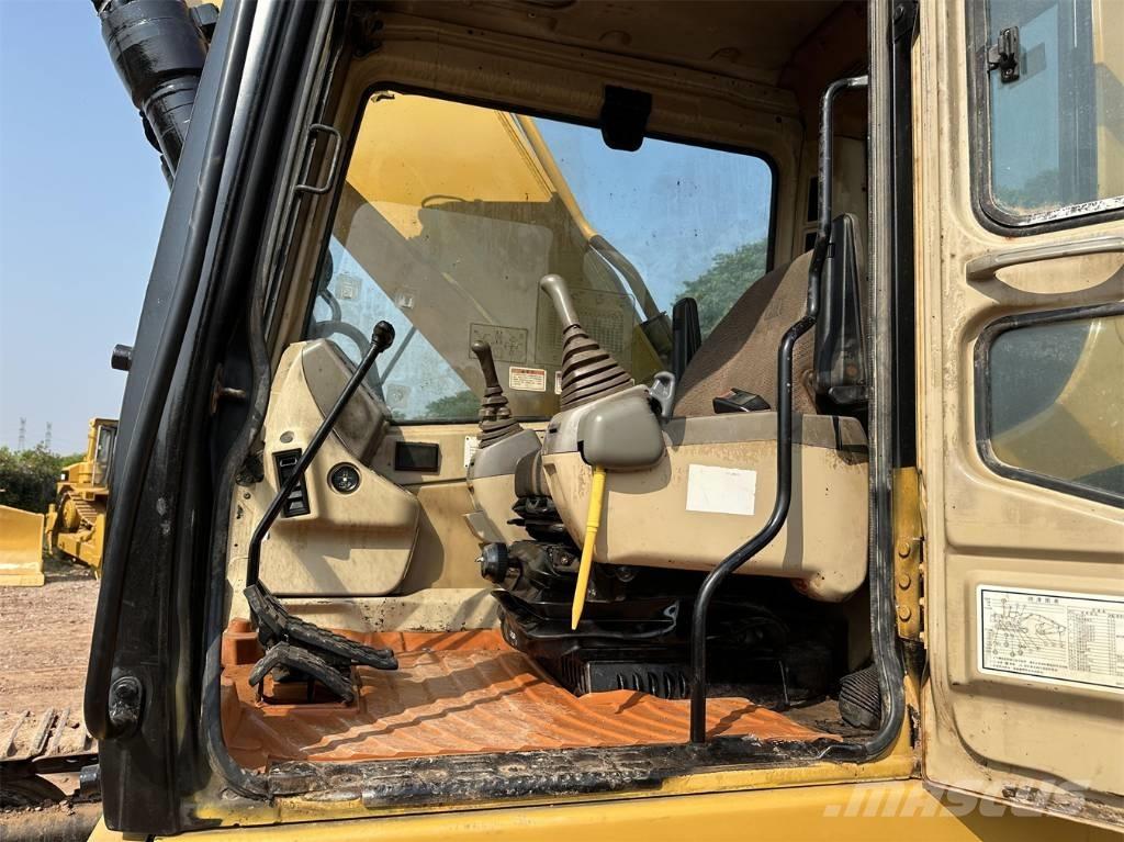 CAT 330 B L Lánctalpas kotrók