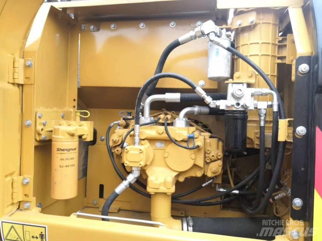 CAT 320 D L Lánctalpas kotrók