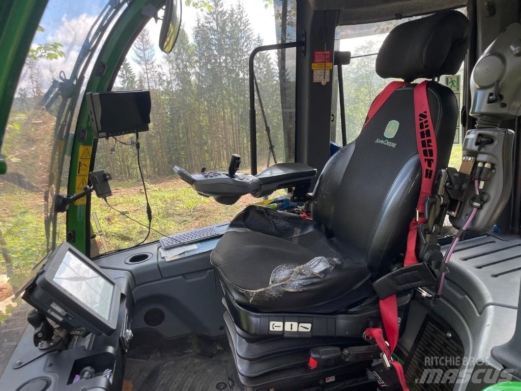 John Deere 1270G 8WD Betakarítók