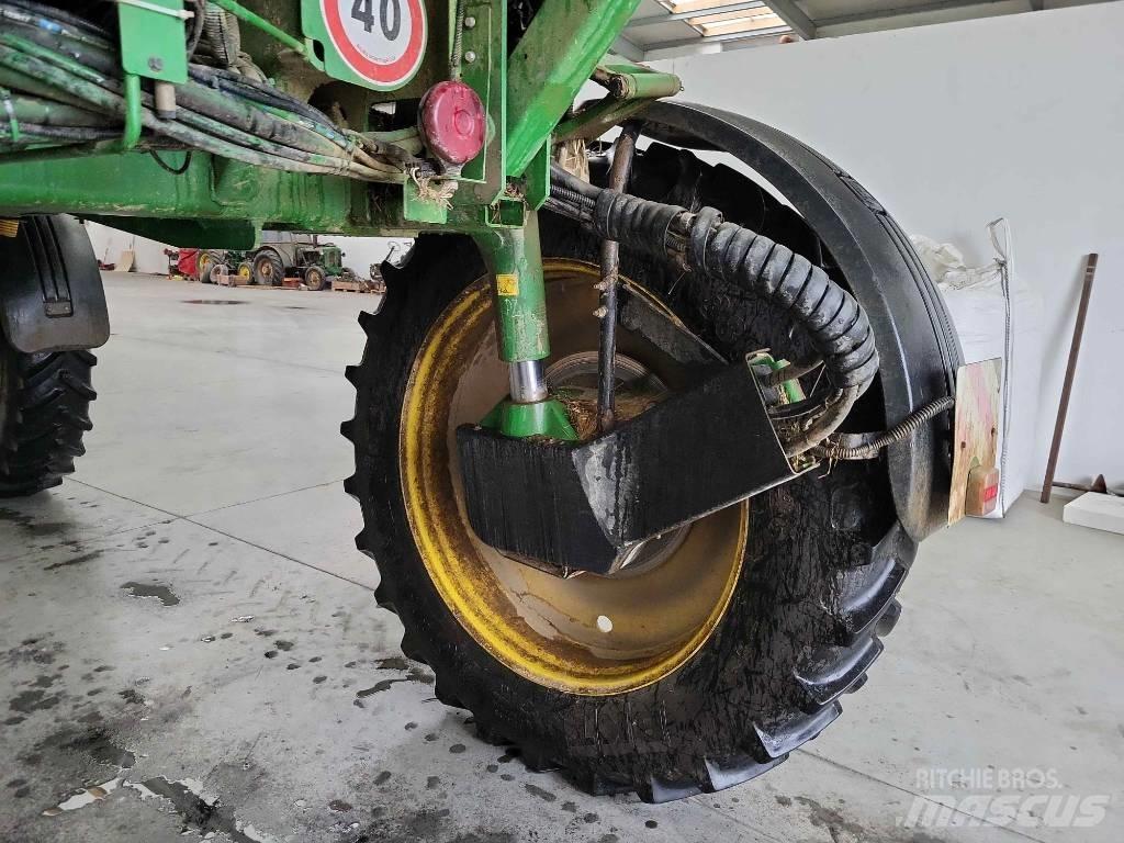 John Deere 4730 Önjáró trágyaszórók