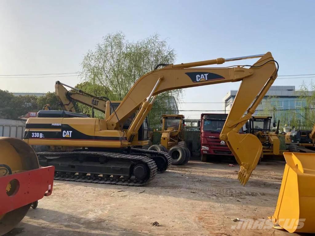 CAT 330 B L Lánctalpas kotrók