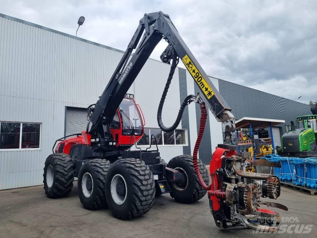 Komatsu 951 Betakarítók