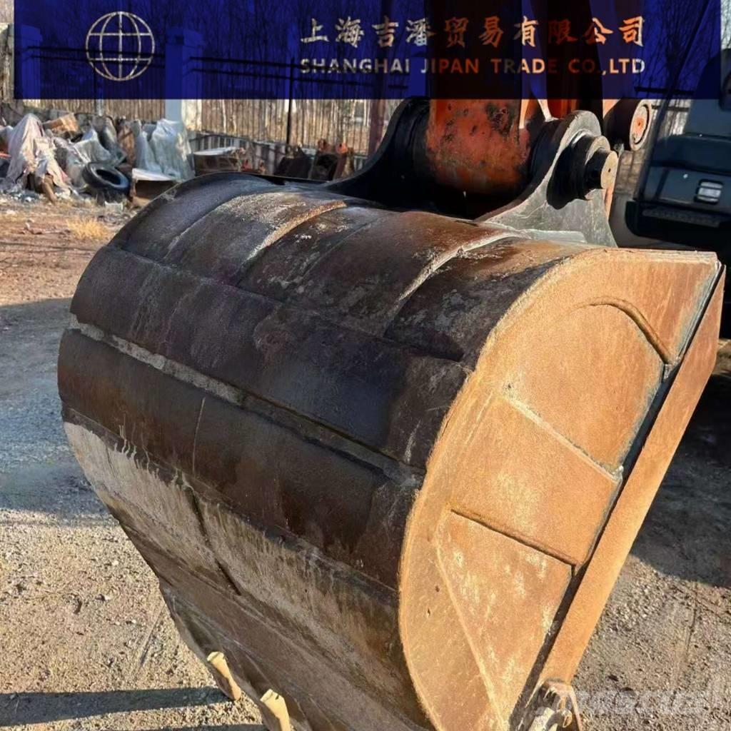 Hitachi ZX 200 Lánctalpas kotrók