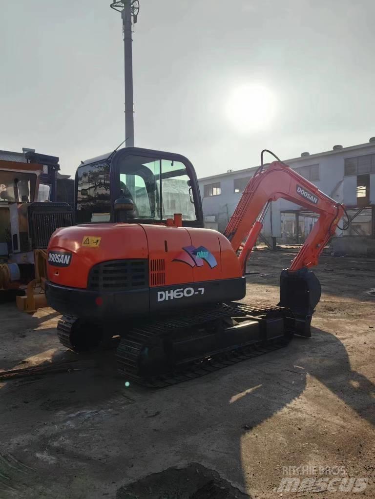 Doosan DH 60-7 Mini kotrók < 7t