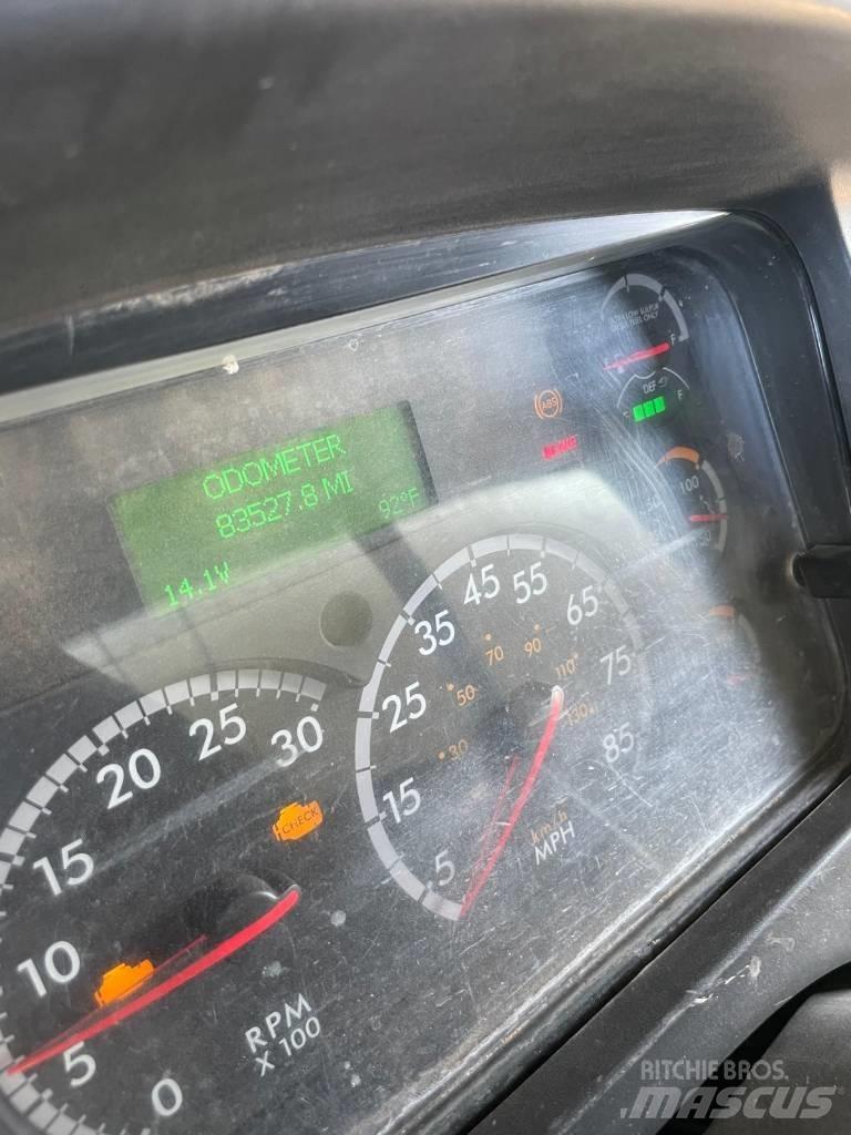 Freightliner 108 SD Vízszállító teherautók