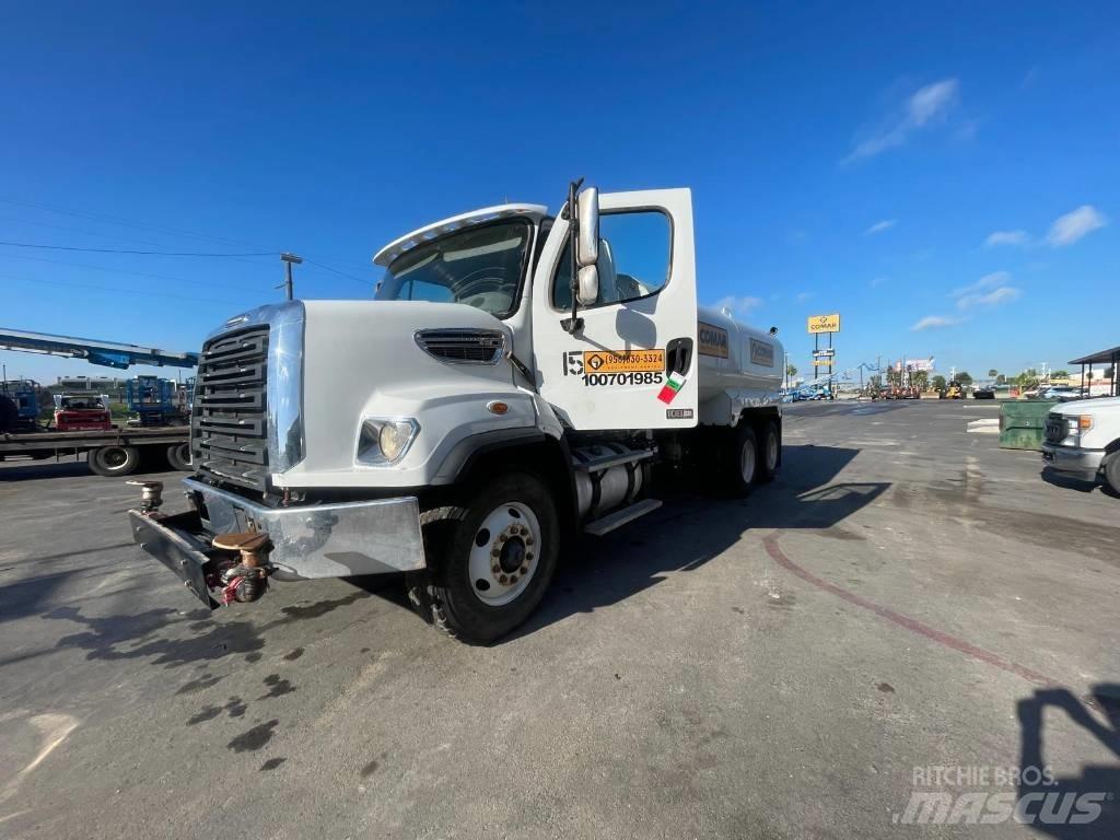 Freightliner 108 SD Vízszállító teherautók