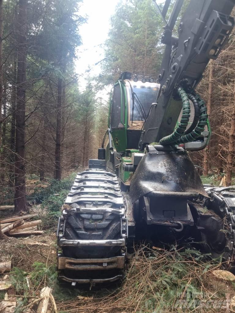 John Deere 1170 G Betakarítók