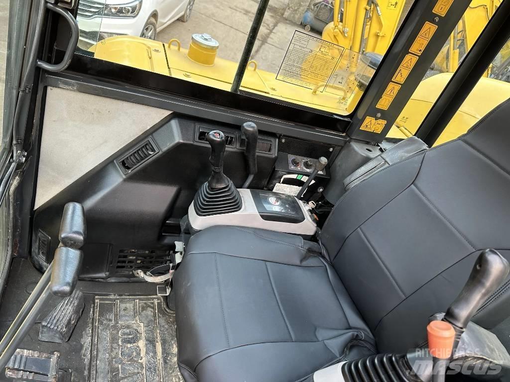 Komatsu PC56-7 Mini kotrók < 7t
