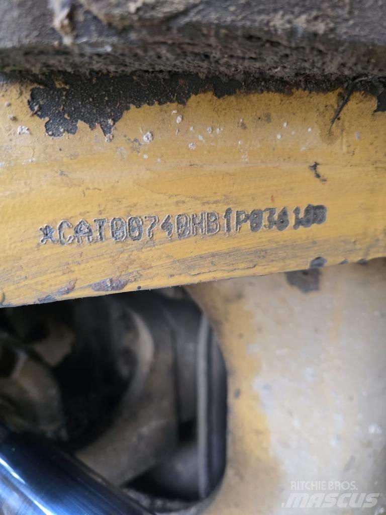 CAT 740 Csuklósdömperek