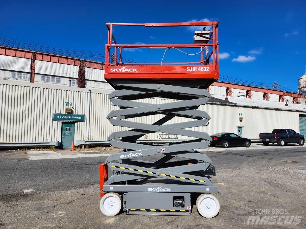 SkyJack SJ 4632 Ollós emelők