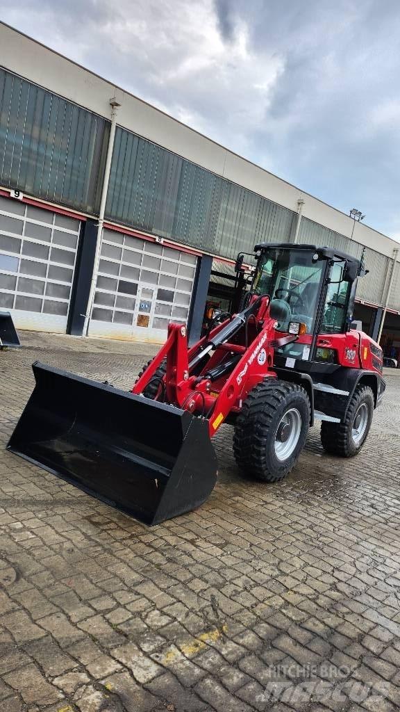 Yanmar V100/5 Gumikerekes homlokrakodók