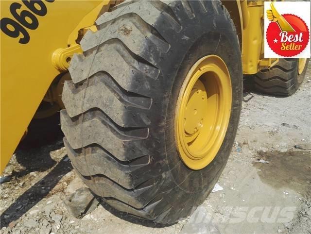 CAT 966 G Gumikerekes homlokrakodók