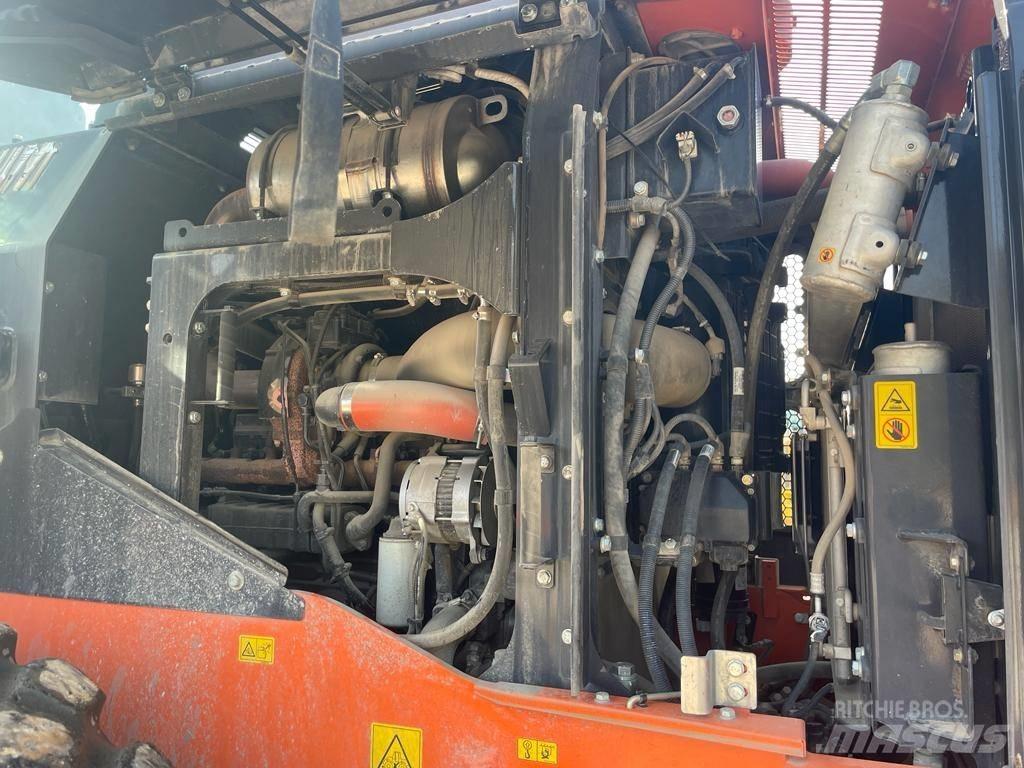 Hitachi ZW 250-6 Gumikerekes homlokrakodók