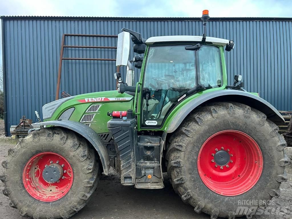 Fendt 724 Profi Plus Traktorok