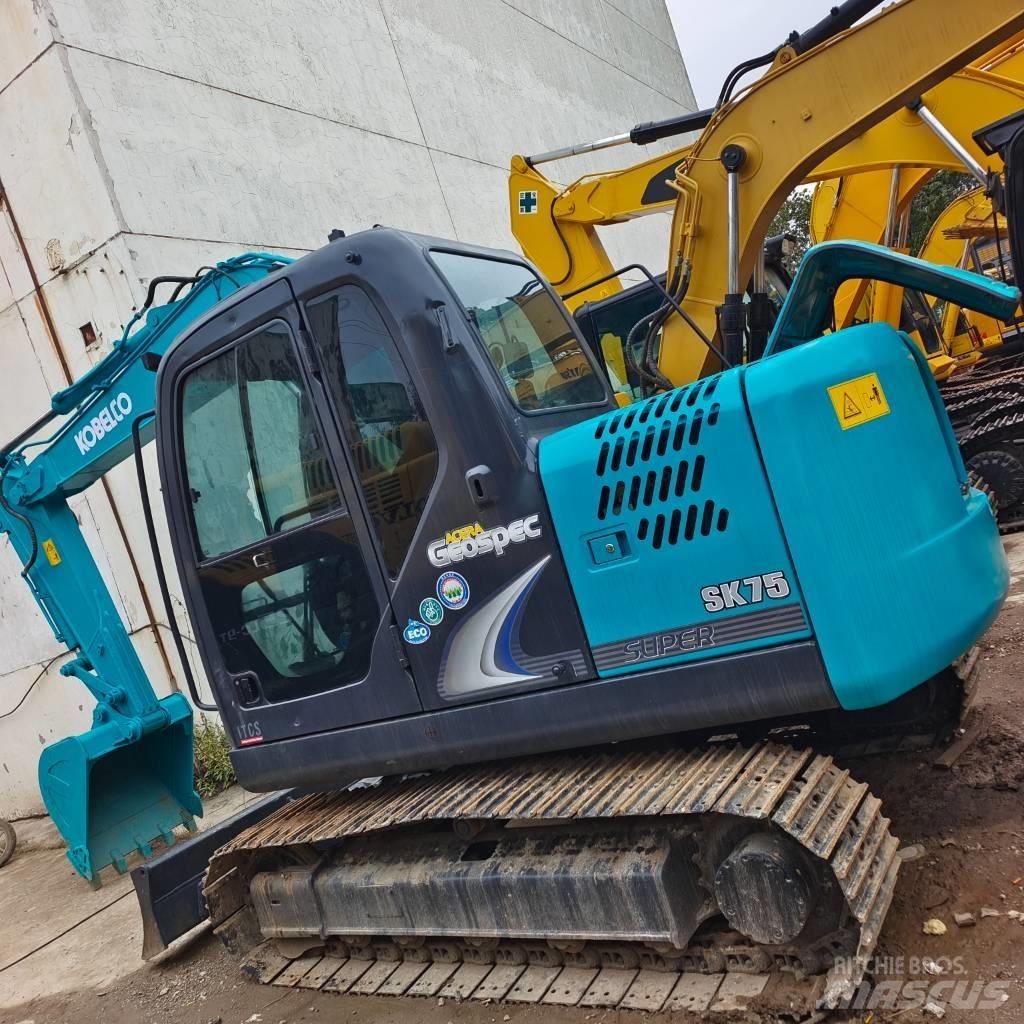 Kobelco SK 75 Közepes (midi) kotrók 7 t - 12 t