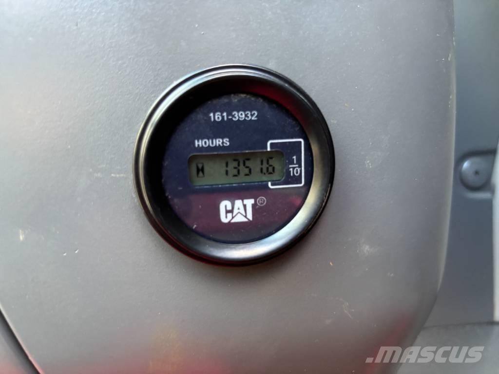 CAT 329 D Lánctalpas kotrók