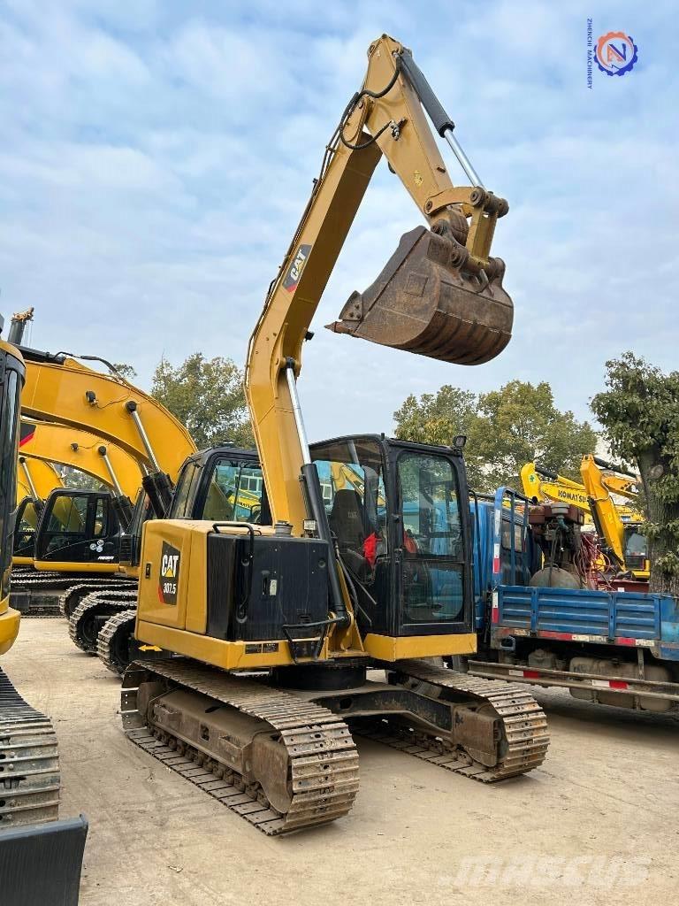 CAT 307.5 Közepes (midi) kotrók 7 t - 12 t