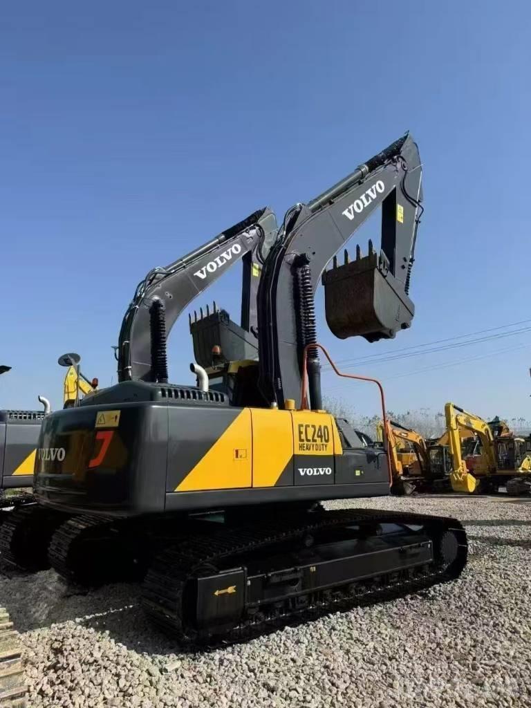 Volvo EC 240 Lánctalpas kotrók