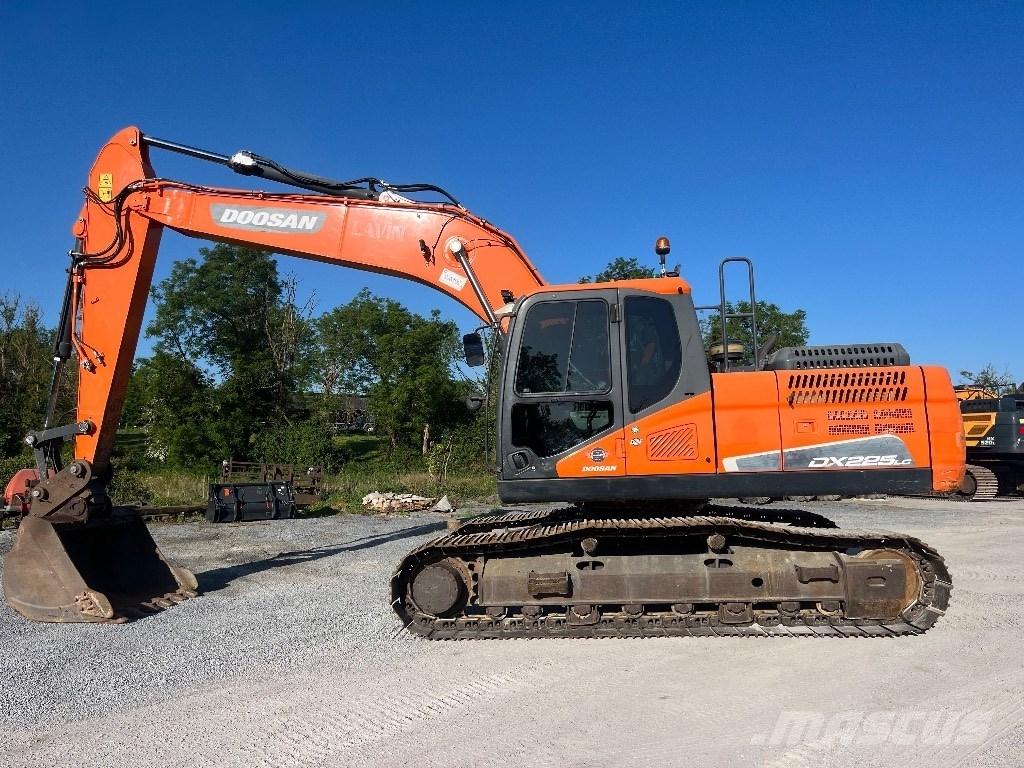 Doosan DX 225 LC-5 Lánctalpas kotrók