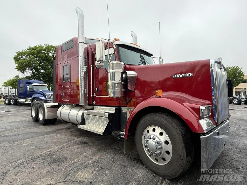 Kenworth W 900 L Nyergesvontatók