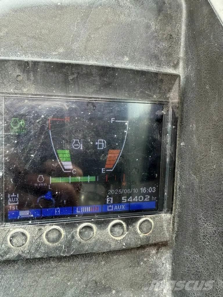 Takeuchi TB230 Mini kotrók < 7t