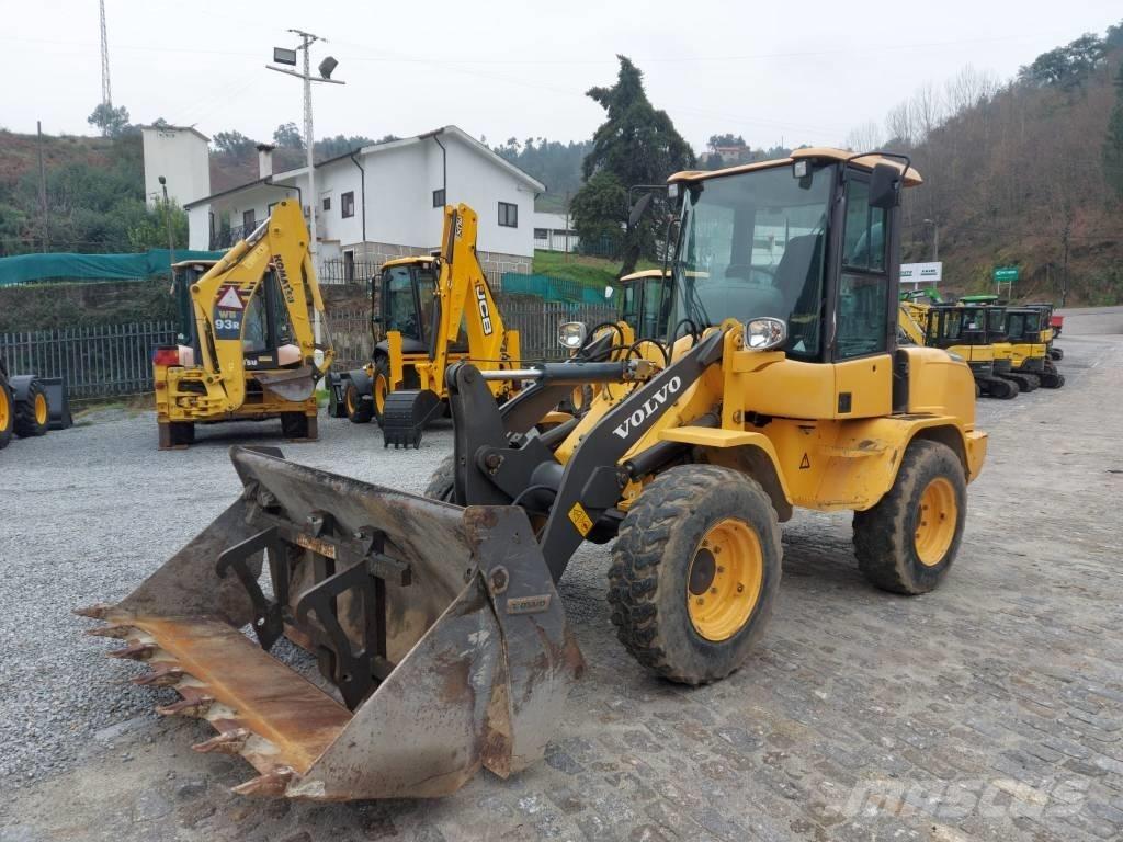 Volvo L 30 G Gumikerekes homlokrakodók