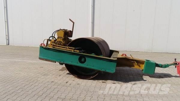 Vibromax W 501 Vontatott vibrátoros hengerek