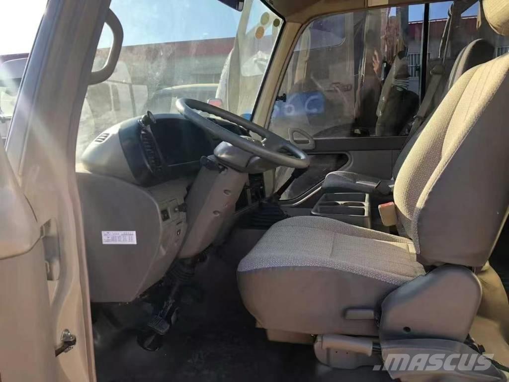 Toyota Coaster Bus Mini buszok