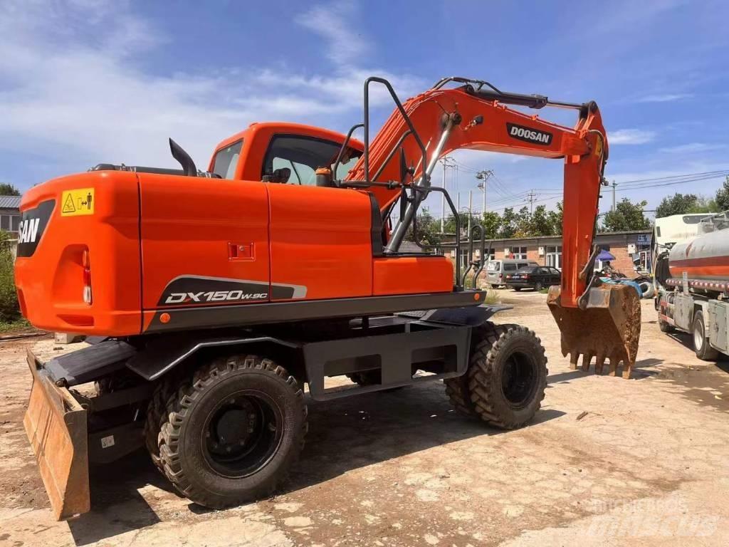 Doosan DH150W Gumikerekes kotrók