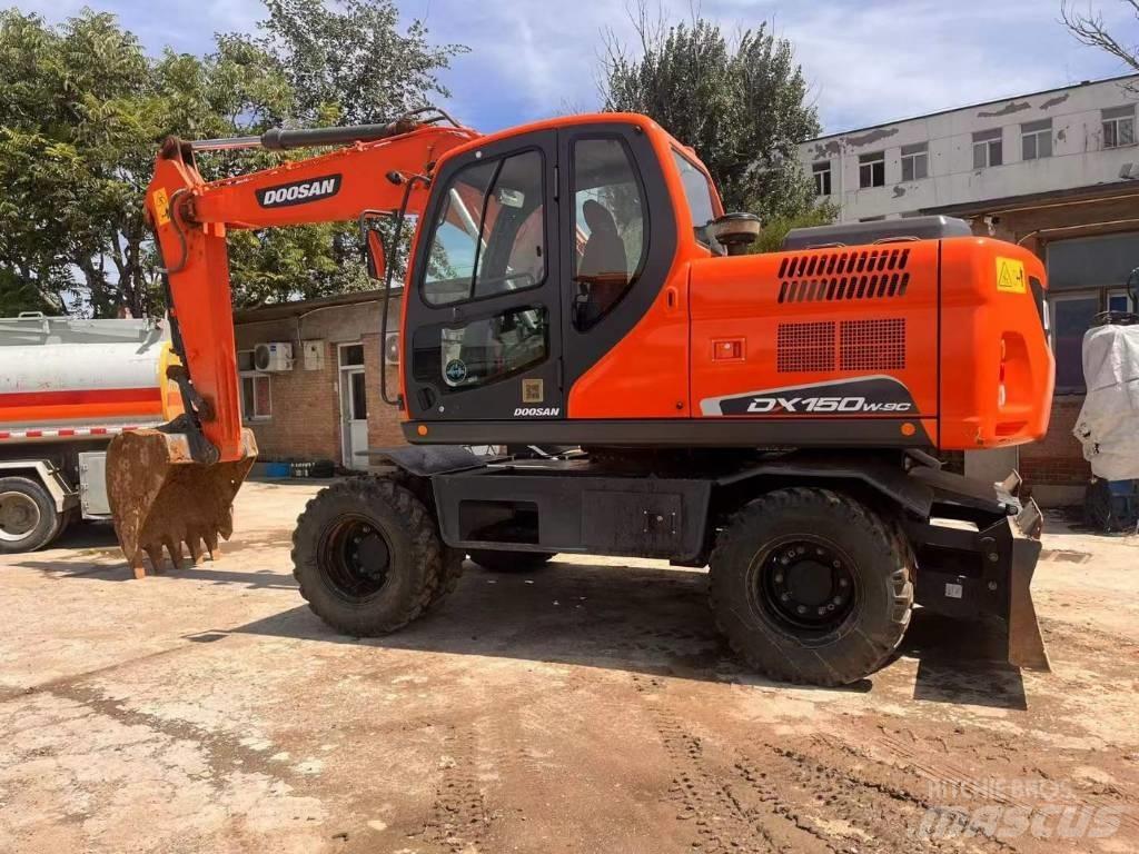 Doosan DH150W Gumikerekes kotrók