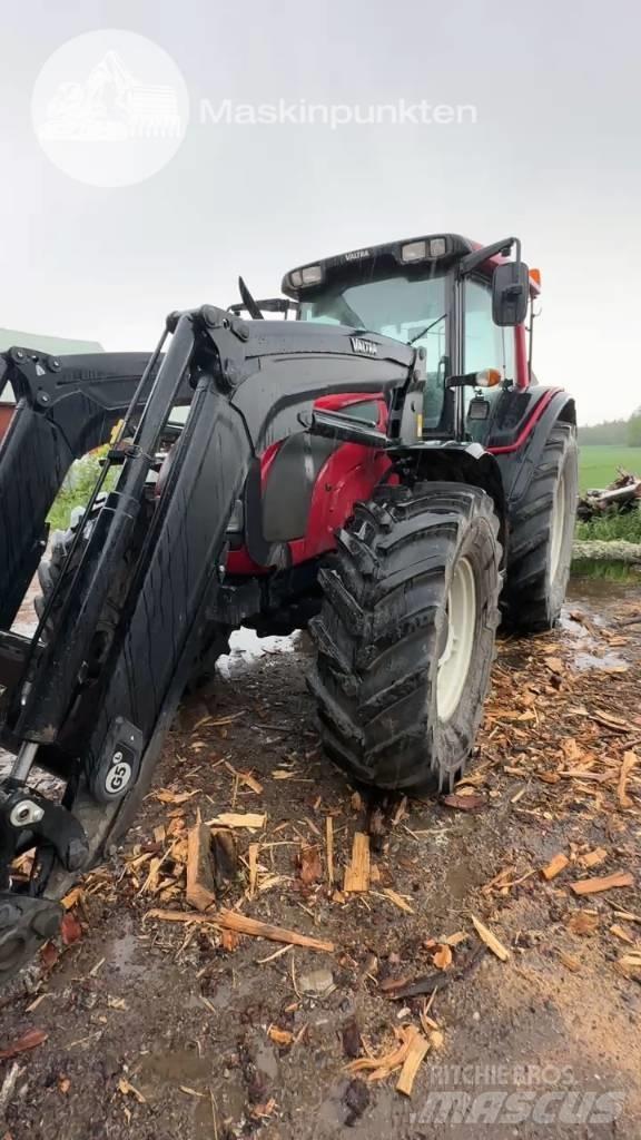 Valtra N 121 Traktorok