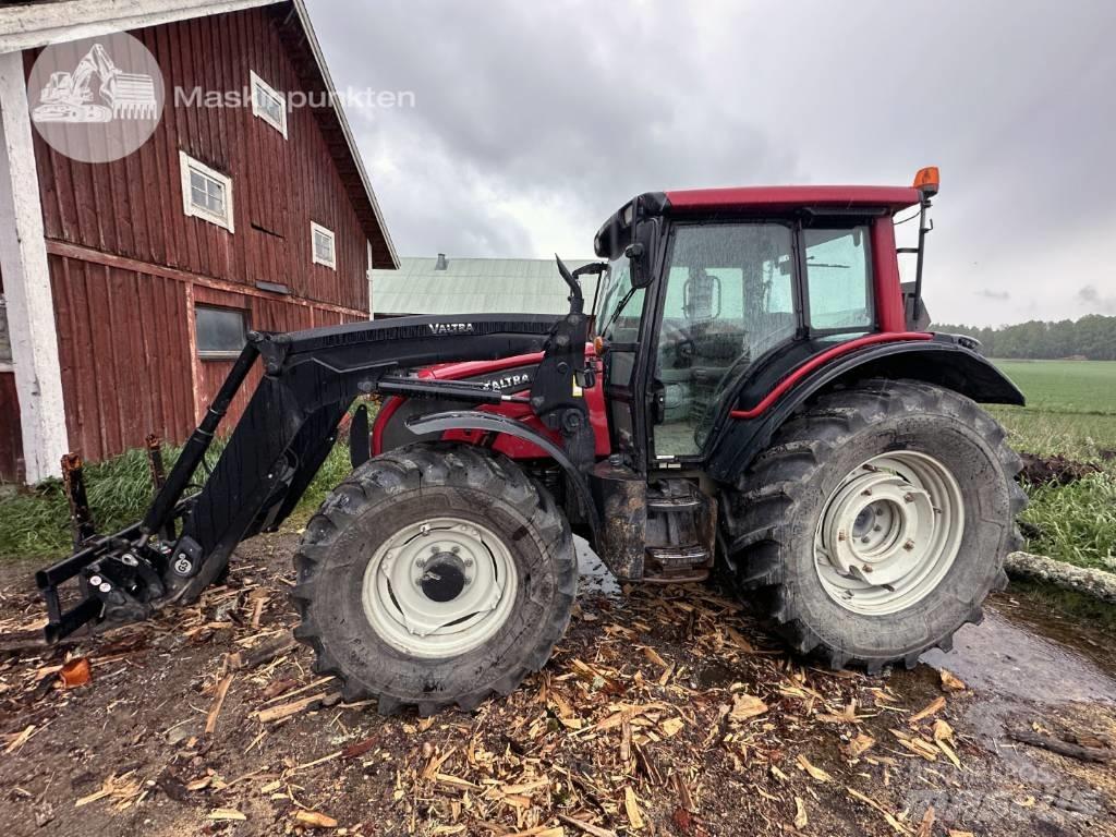 Valtra N 121 Traktorok