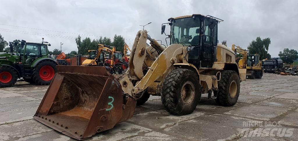 CAT 938M Gumikerekes homlokrakodók