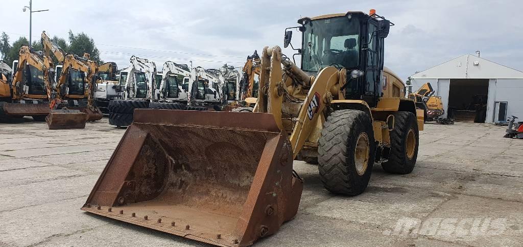 CAT 938M Gumikerekes homlokrakodók
