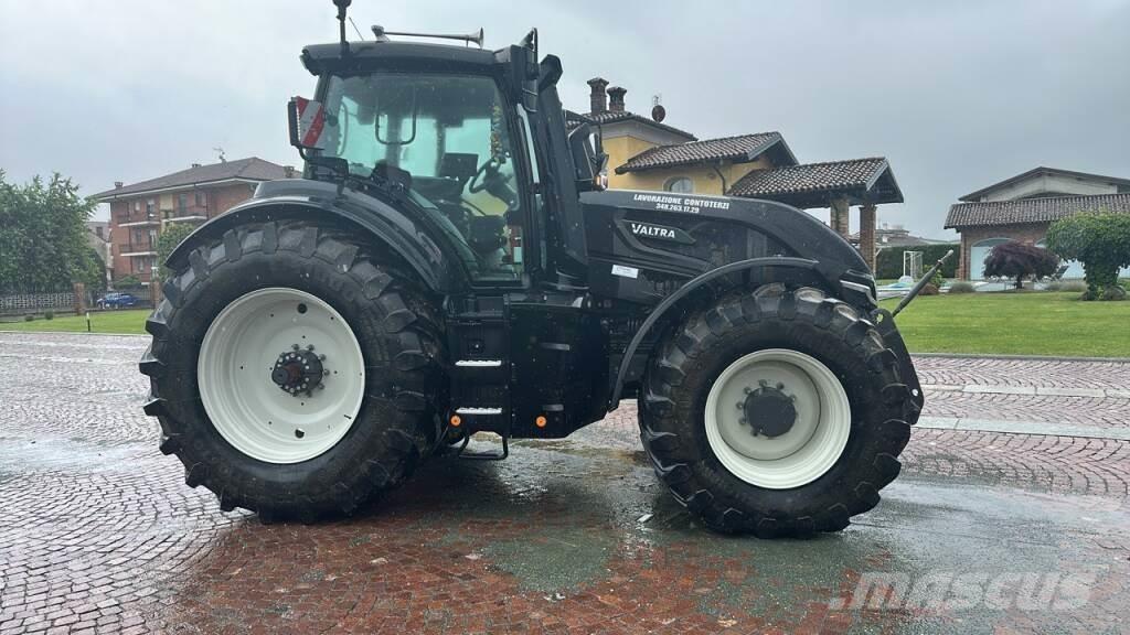 Valtra Q305 Traktorok