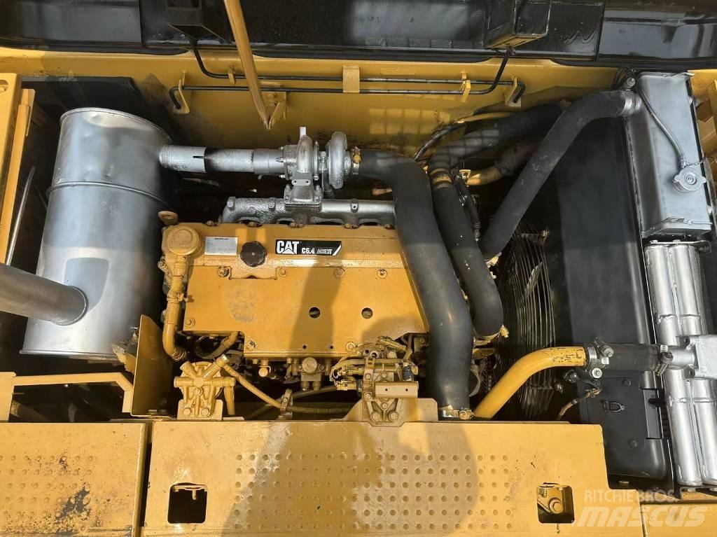 CAT 320 D Lánctalpas kotrók