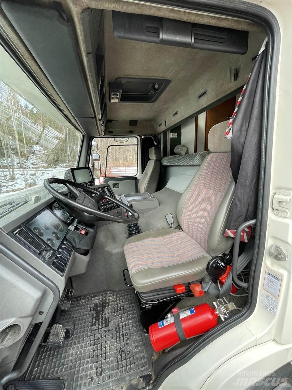 Volvo FL7 Állatszállító teherautók