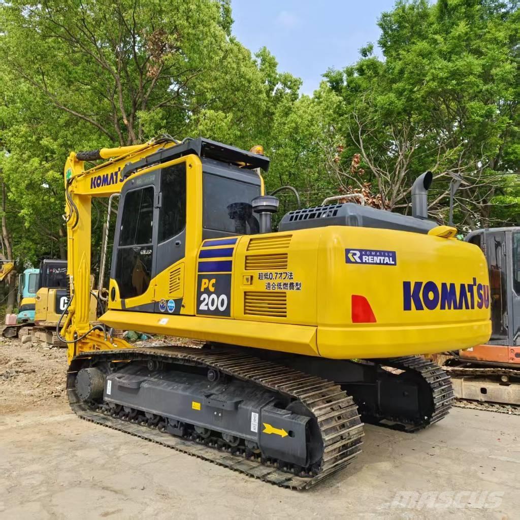 Komatsu PC 200-8 Lánctalpas kotrók