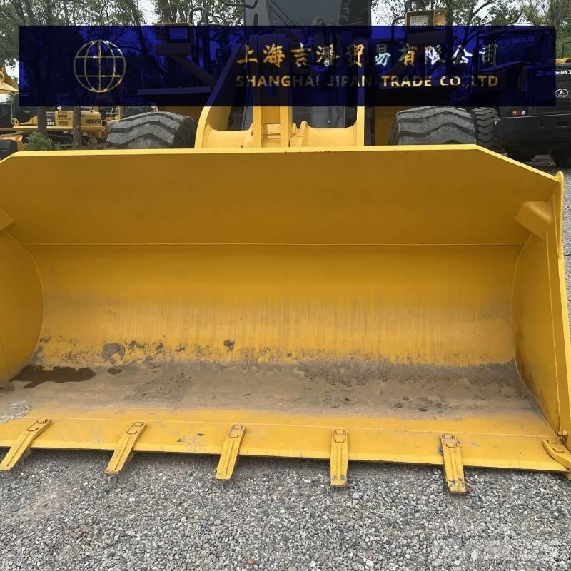 Komatsu WA 380 Gumikerekes homlokrakodók