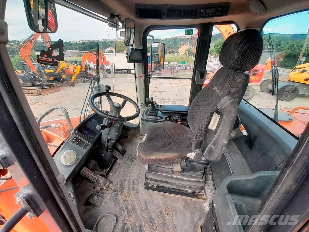 Doosan DL 250-3 Gumikerekes homlokrakodók