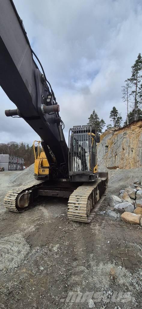 Volvo 305C Bontásra használt kotrók